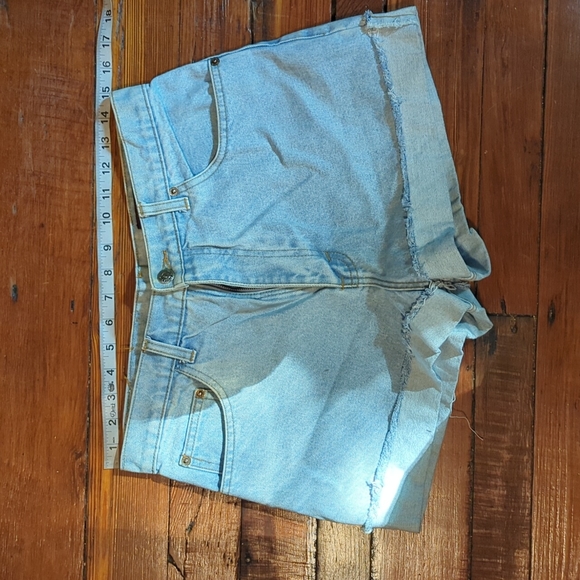 Denim shorts - Picture 3 of 3